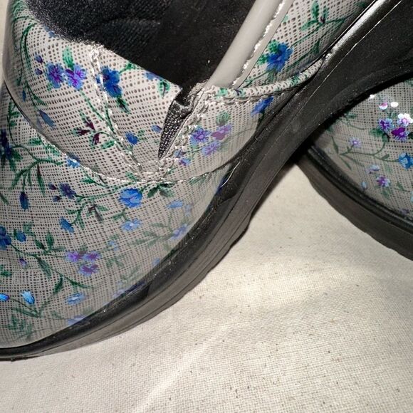 Easy Works Women's Laurie Clog - Picture 7 of 7